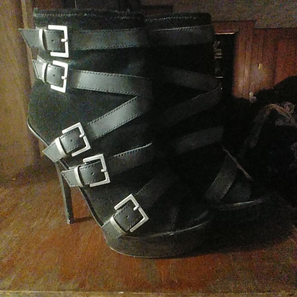 Steve Madden suede boots size 7